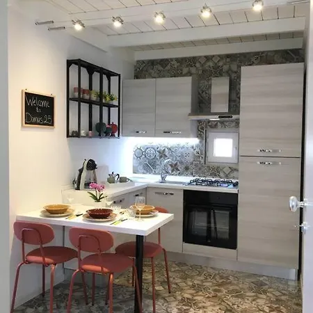 Domus 25 Catánia