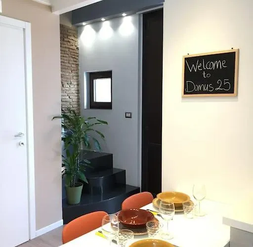 Domus 25 Nyaraló *