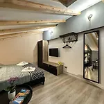 Domus 25