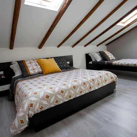 Domus 25