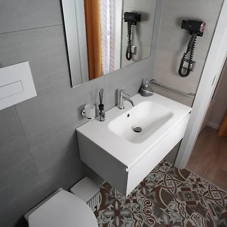 Domus 25 *